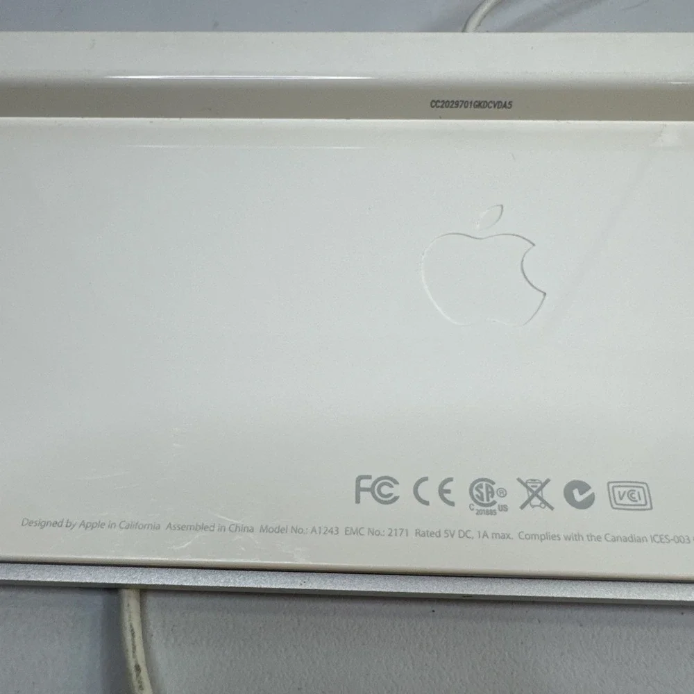 Apple A1243 MB110LL/A Wired slim usb Keyboard Excellent Condition